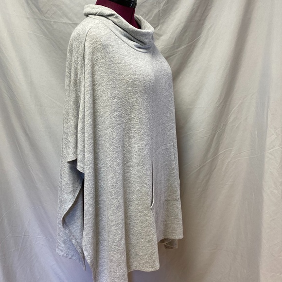 la Vie en Rose cowl neck poncho - Picture 1 of 6